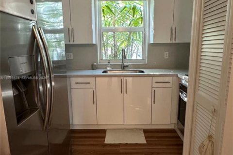 Adosado en alquiler en Miami, Florida, 2 dormitorios, 78.97 m2 № 2031947 - foto 6