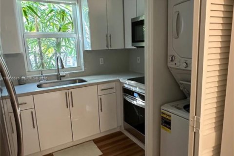 Adosado en alquiler en Miami, Florida, 2 dormitorios, 78.97 m2 № 2031947 - foto 5