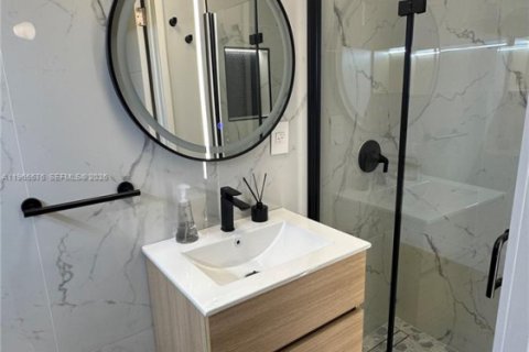 Adosado en alquiler en Miami, Florida, 2 dormitorios, 78.97 m2 № 2031947 - foto 4