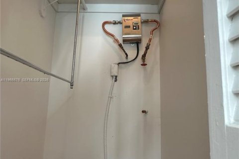 Adosado en alquiler en Miami, Florida, 2 dormitorios, 78.97 m2 № 2031947 - foto 12