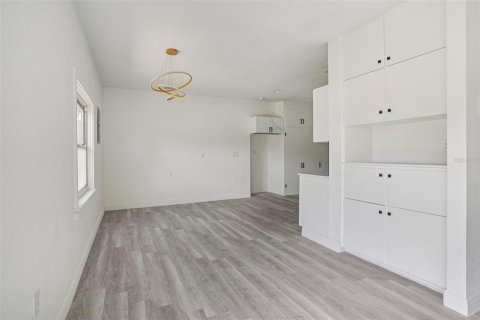 Casa en venta en Umatilla, Florida, 3 dormitorios, 286.7 m2 № 1857761 - foto 16
