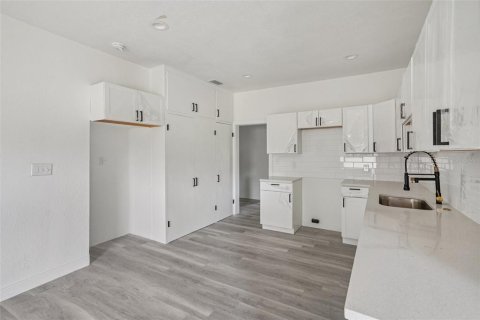 Casa en venta en Umatilla, Florida, 3 dormitorios, 286.7 m2 № 1857761 - foto 13