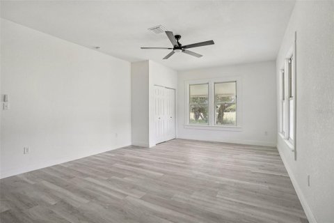 Casa en venta en Umatilla, Florida, 3 dormitorios, 286.7 m2 № 1857761 - foto 5
