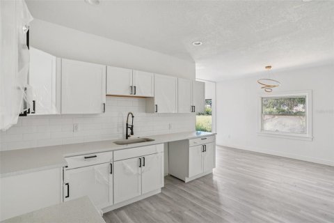 Casa en venta en Umatilla, Florida, 3 dormitorios, 286.7 m2 № 1857761 - foto 14