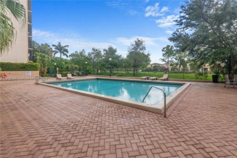 Condo in Miami, Florida, 2 bedrooms  № 1863723 - photo 27