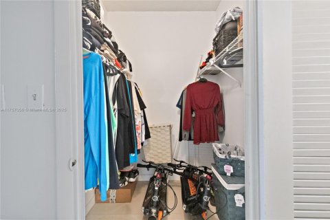Condo in Miami, Florida, 2 bedrooms  № 1863723 - photo 15