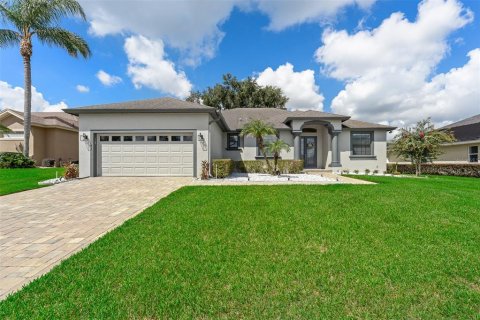 House in Lakeland, Florida 3 bedrooms, 208.94 sq.m. № 2364901