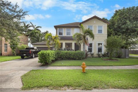 Villa ou maison à vendre à Miami, Floride: 4 chambres, 209.59 m2 № 1848966 - photo 1