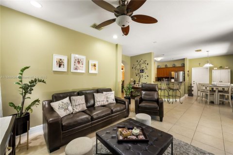 Villa ou maison à vendre à Miami, Floride: 4 chambres, 209.59 m2 № 1848966 - photo 14