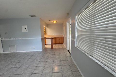 Condominio en alquiler en Oakland Park, Florida, 1 dormitorio, 61.22 m2 № 2054318 - foto 5