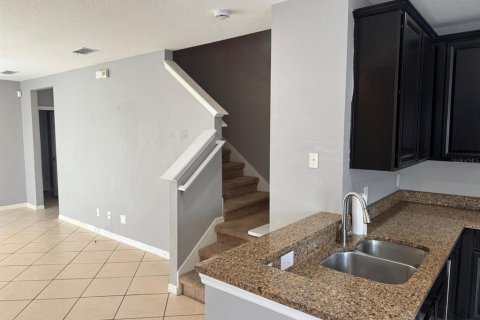 Adosado en venta en Kissimmee, Florida, 3 dormitorios, 143.91 m2 № 1797934 - foto 9