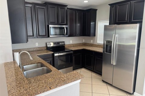 Adosado en venta en Kissimmee, Florida, 3 dormitorios, 143.91 m2 № 1797934 - foto 7