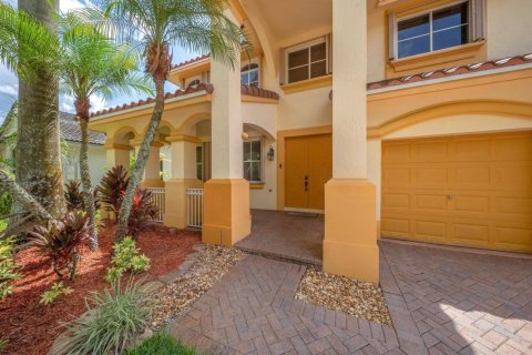 House in Weston, Florida 5 bedrooms, 361.76 sq.m. № 2084053 - photo 3
