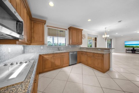 House in Weston, Florida 5 bedrooms, 361.76 sq.m. № 2084053 - photo 15