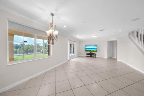 House in Weston, Florida 5 bedrooms, 361.76 sq.m. № 2084053 - photo 9