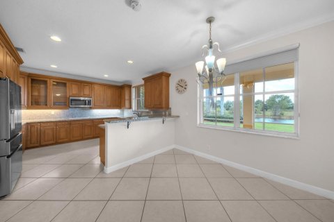 House in Weston, Florida 5 bedrooms, 361.76 sq.m. № 2084053 - photo 11