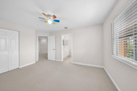House in Weston, Florida 5 bedrooms, 361.76 sq.m. № 2084053 - photo 23