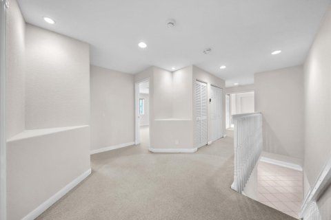 House in Weston, Florida 5 bedrooms, 361.76 sq.m. № 2084053 - photo 21