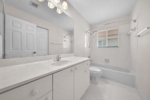 House in Weston, Florida 5 bedrooms, 361.76 sq.m. № 2084053 - photo 27