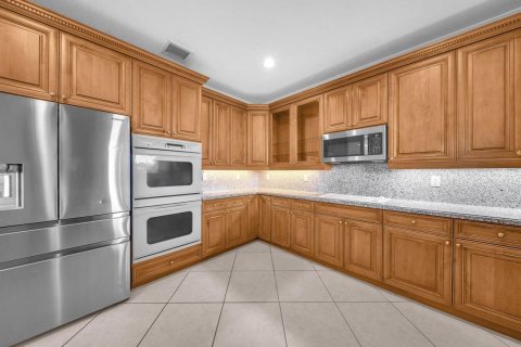 House in Weston, Florida 5 bedrooms, 361.76 sq.m. № 2084053 - photo 16