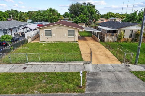 Villa ou maison à West Park, Floride 3 chambres, 113.71 m2 № 2016165