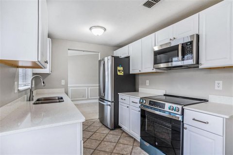 Casa en venta en Tampa, Florida, 3 dormitorios, 107.58 m2 № 1905408 - foto 11