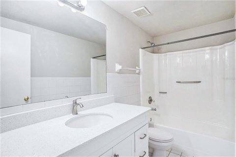 Casa en venta en Tampa, Florida, 3 dormitorios, 107.58 m2 № 1905408 - foto 21