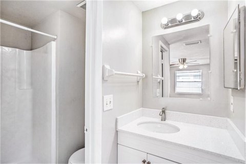 Casa en venta en Tampa, Florida, 3 dormitorios, 107.58 m2 № 1905408 - foto 15