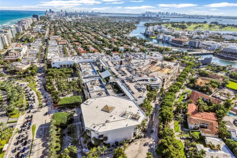 Touwnhouse à vendre à Bay Harbor Islands, Floride: 3 chambres, 156.08 m2 № 2036631 - photo 11