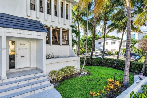 Touwnhouse à vendre à Bay Harbor Islands, Floride: 3 chambres, 156.08 m2 № 2036631 - photo 10