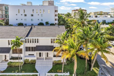 Touwnhouse à vendre à Bay Harbor Islands, Floride: 3 chambres, 156.08 m2 № 2036631 - photo 6