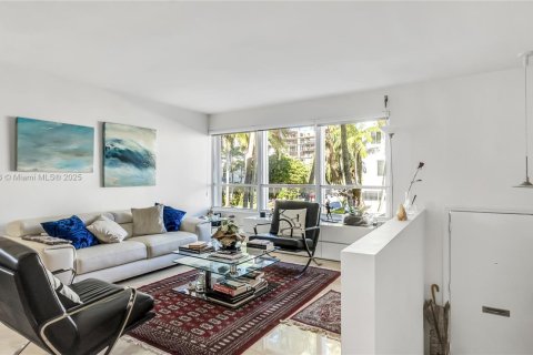 Touwnhouse à vendre à Bay Harbor Islands, Floride: 3 chambres, 156.08 m2 № 2036631 - photo 23