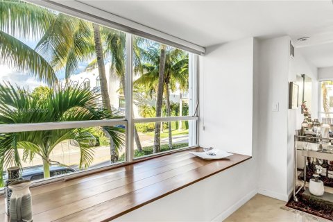 Touwnhouse à vendre à Bay Harbor Islands, Floride: 3 chambres, 156.08 m2 № 2036631 - photo 19