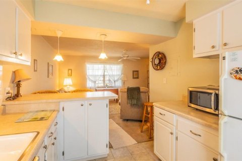 Condo in Orlando, Florida, 1 bedroom  № 1650130 - photo 11