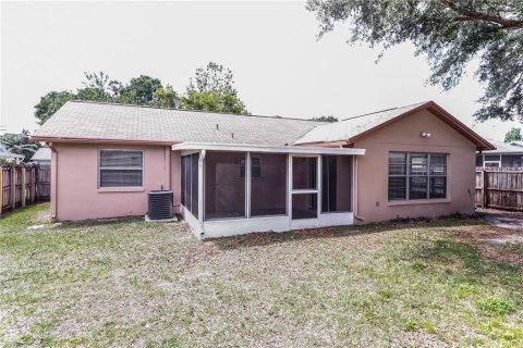 Casa en alquiler en New Port Richey, Florida, 3 dormitorios, 119.19 m2 № 1905109 - foto 14