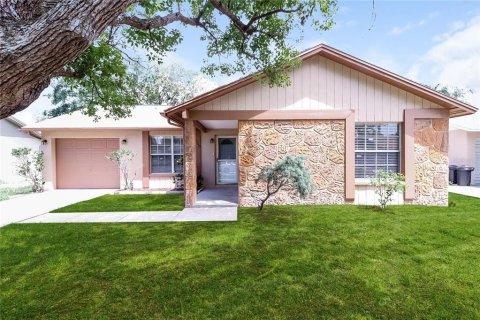 Casa en alquiler en New Port Richey, Florida, 3 dormitorios, 119.19 m2 № 1905109 - foto 1