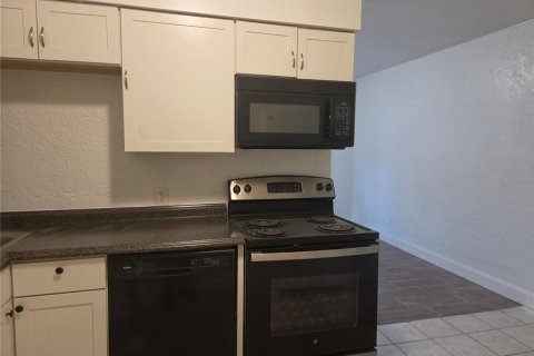 Touwnhouse à louer à South Daytona, Floride: 2 chambres, 120.77 m2 № 2388604 - photo 2