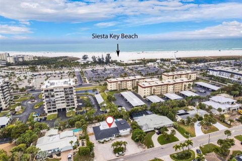 House in Sarasota, Florida 5 bedrooms, 290.41 sq.m. № 2214464 - photo 7