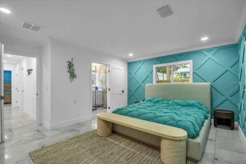 House in Sarasota, Florida 5 bedrooms, 290.41 sq.m. № 2214464 - photo 24