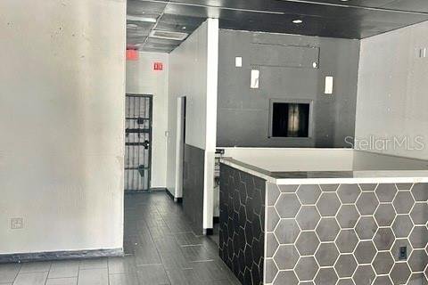 Commercial property in Orlando, Florida 1080.27 sq.m. № 2236440 - photo 7