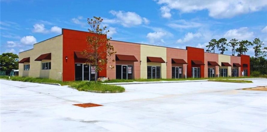 Commercial property in Orlando, Florida 1080.27 sq.m. № 2236440