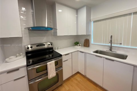 Condominio en venta en Sunrise, Florida, 2 dormitorios, 95.69 m2 № 2029793 - foto 8
