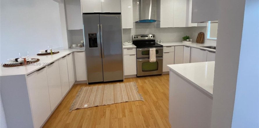 Condominio en Sunrise, Florida, 2 dormitorios № 2029793