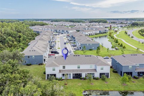 Townhouse in Wesley Chapel, Florida 3 bedrooms, 155.43 sq.m. № 1828602 - photo 4