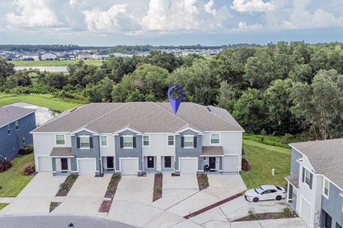 Townhouse in Wesley Chapel, Florida 3 bedrooms, 155.43 sq.m. № 1828602 - photo 2