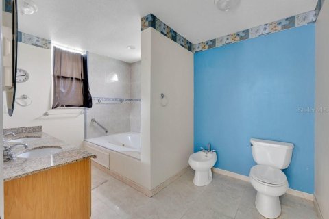 House in Kissimmee, Florida 2 bedrooms, 199.55 sq.m. № 1903592 - photo 8
