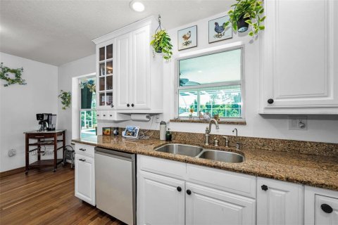House in New Port Richey, Florida 5 bedrooms, 494.43 sq.m. № 2098027 - photo 23