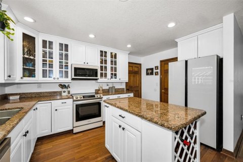 House in New Port Richey, Florida 5 bedrooms, 494.43 sq.m. № 2098027 - photo 21