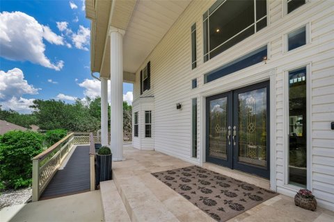 House in New Port Richey, Florida 5 bedrooms, 494.43 sq.m. № 2098027 - photo 5