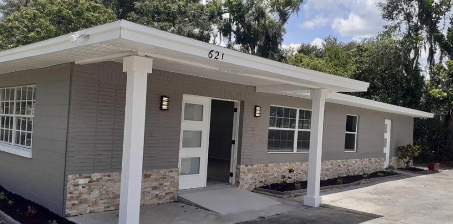 Propiedad comercial en Brandon, Florida 202.99 m2 № 1542152